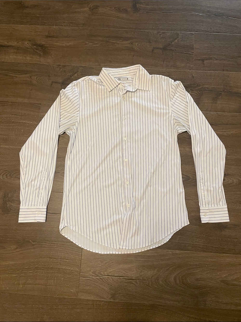 Men’s Zara White w/ Blue Stripes Long Sleeve Button Down Shirt, Size Medium